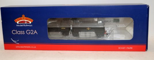 Bachmann OO gauge Class G2A Locomotive BR Black Late Crest With Tender Back Cab ref:31-477DC. Boxed