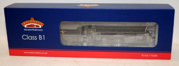 Bachmann OO gauge Class B1 Locomotive BR Black Late Crest (Weathered) ref:31-716. Boxed