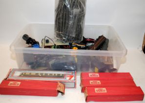 A tray of mixed OO gauge items including loco's, rolling stock, buildings and track