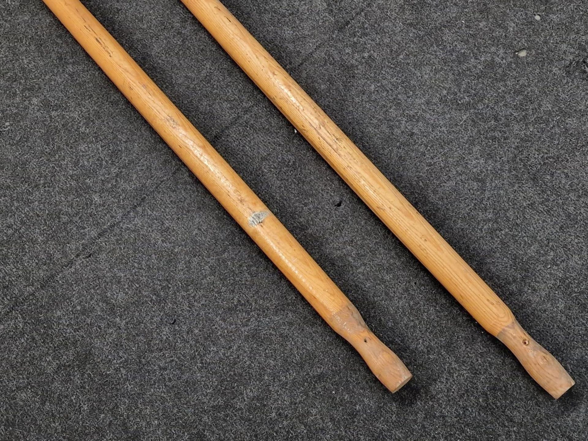 Pair of vintage wooden oars. - Image 3 of 3