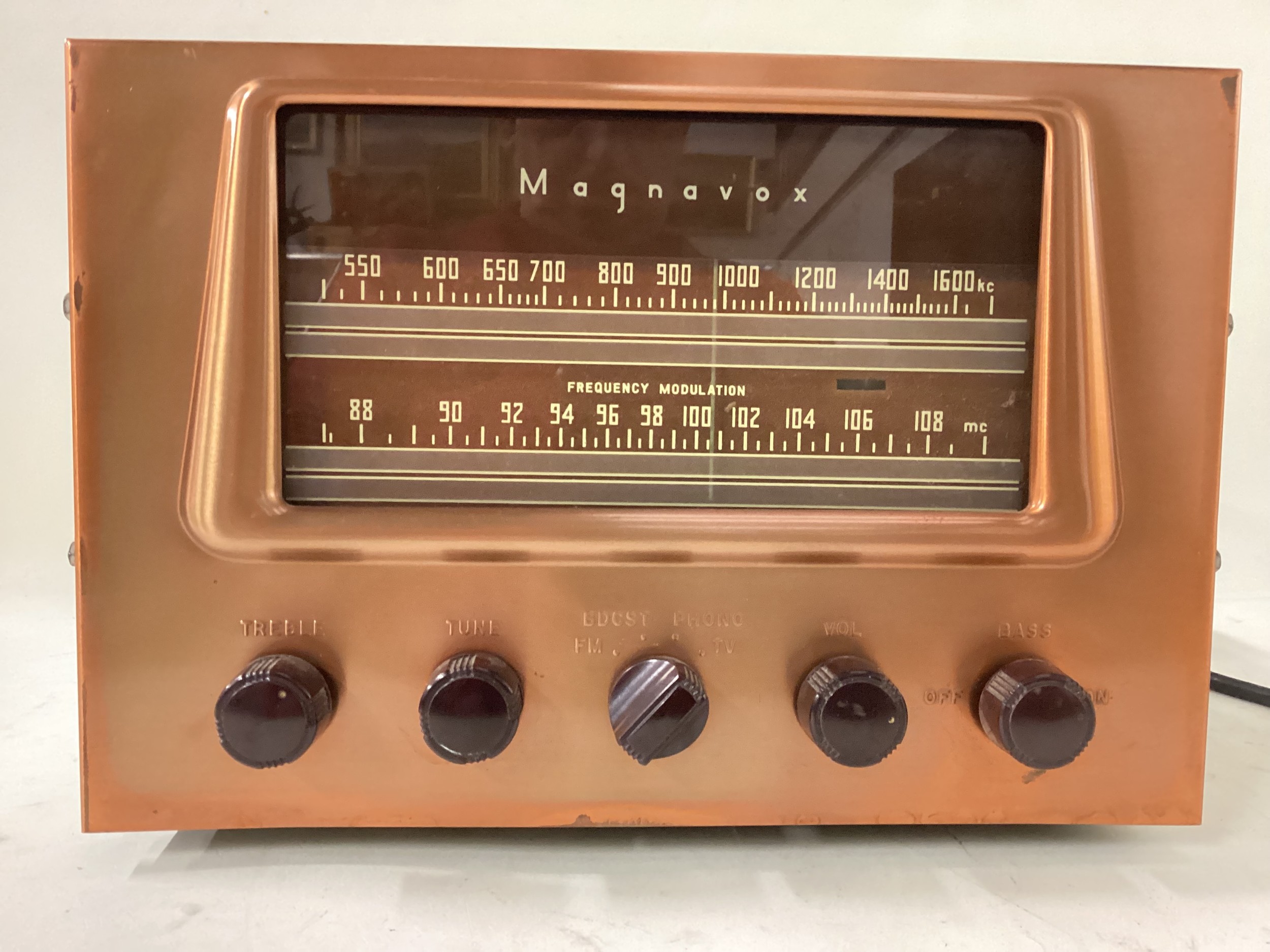 MAGNAVOX TUNER AMPLIFIER. Here we have model CR.223F which is sold as spares or repairs as unable to