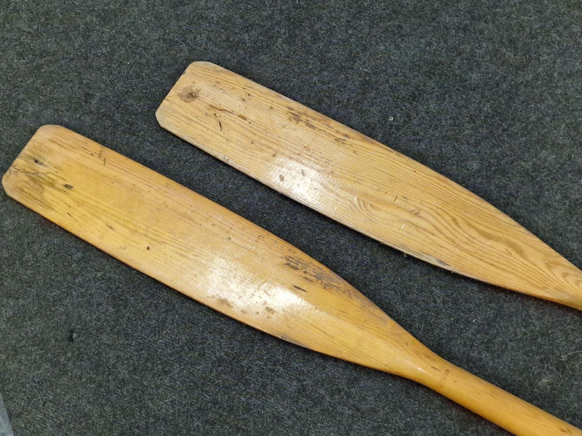 Pair of vintage wooden oars. - Image 2 of 3