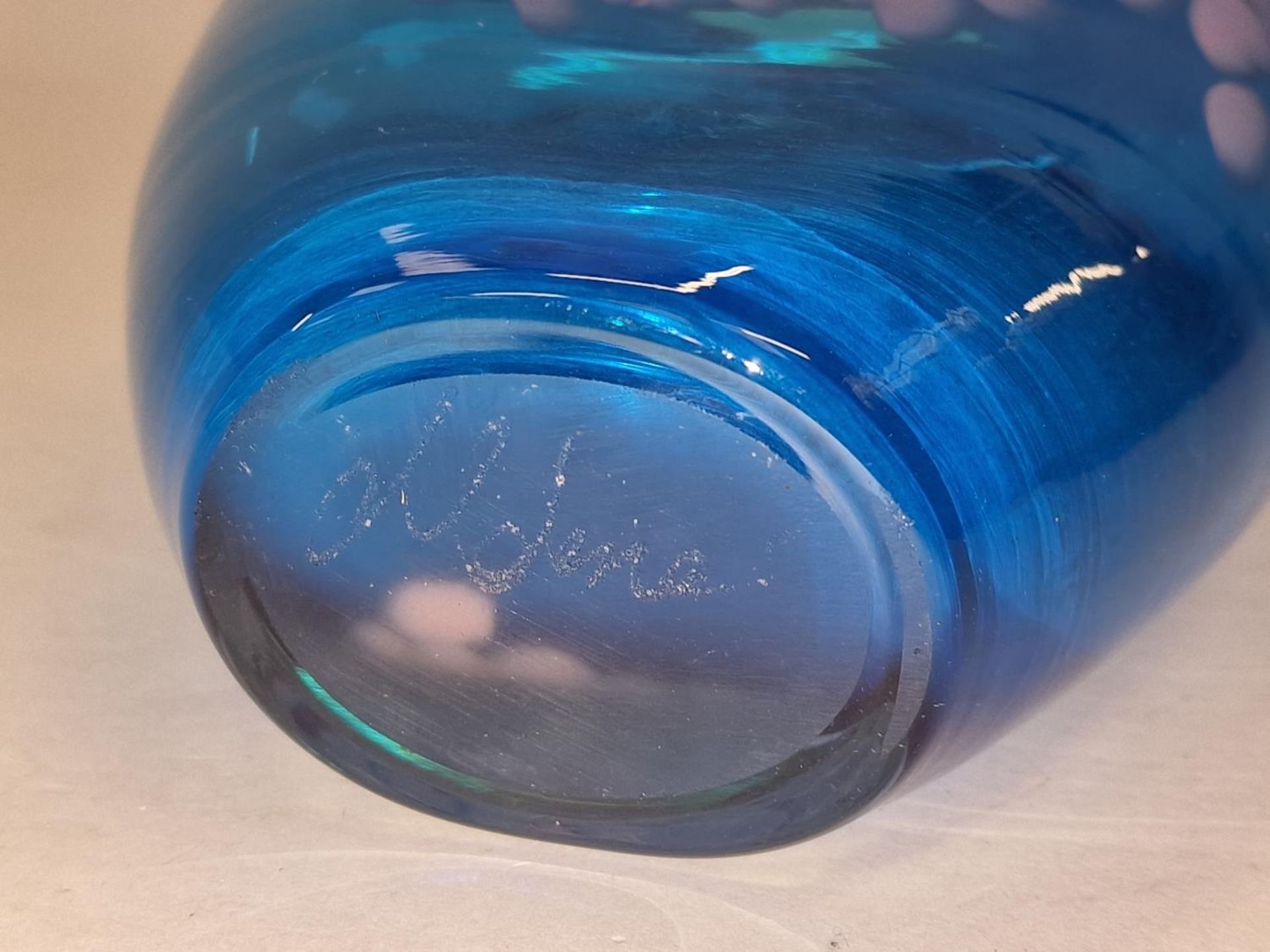 Mdina glass signed blue vase with signature to base 15cm tall. - Image 3 of 3