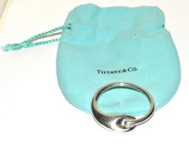 Tiffany & Co Spain Elsa Peretti silver key ring and bag.