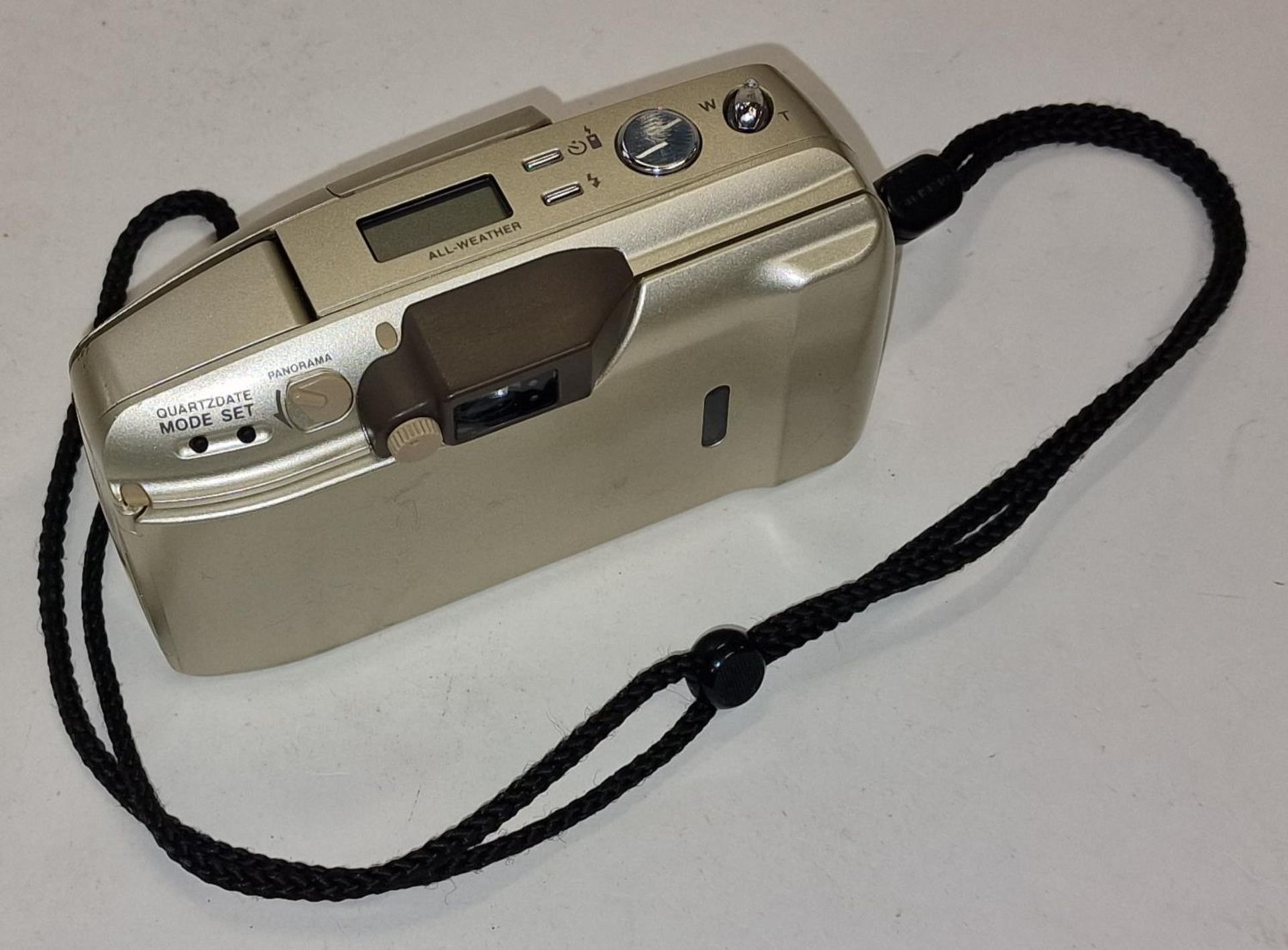 Olympus mju II vintage compact 35mm film camera c/w original soft case. Not tested however battery - Image 3 of 3