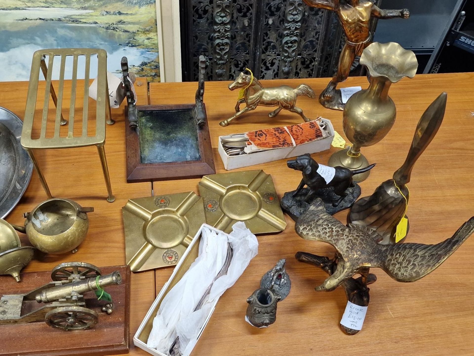Large collection of brass and other metalware items. - Image 4 of 4