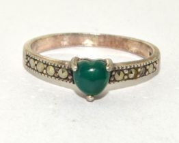 A 925 silver marcasite and green stone ring Size P