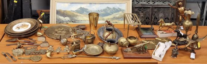 Large collection of brass and other metalware items.