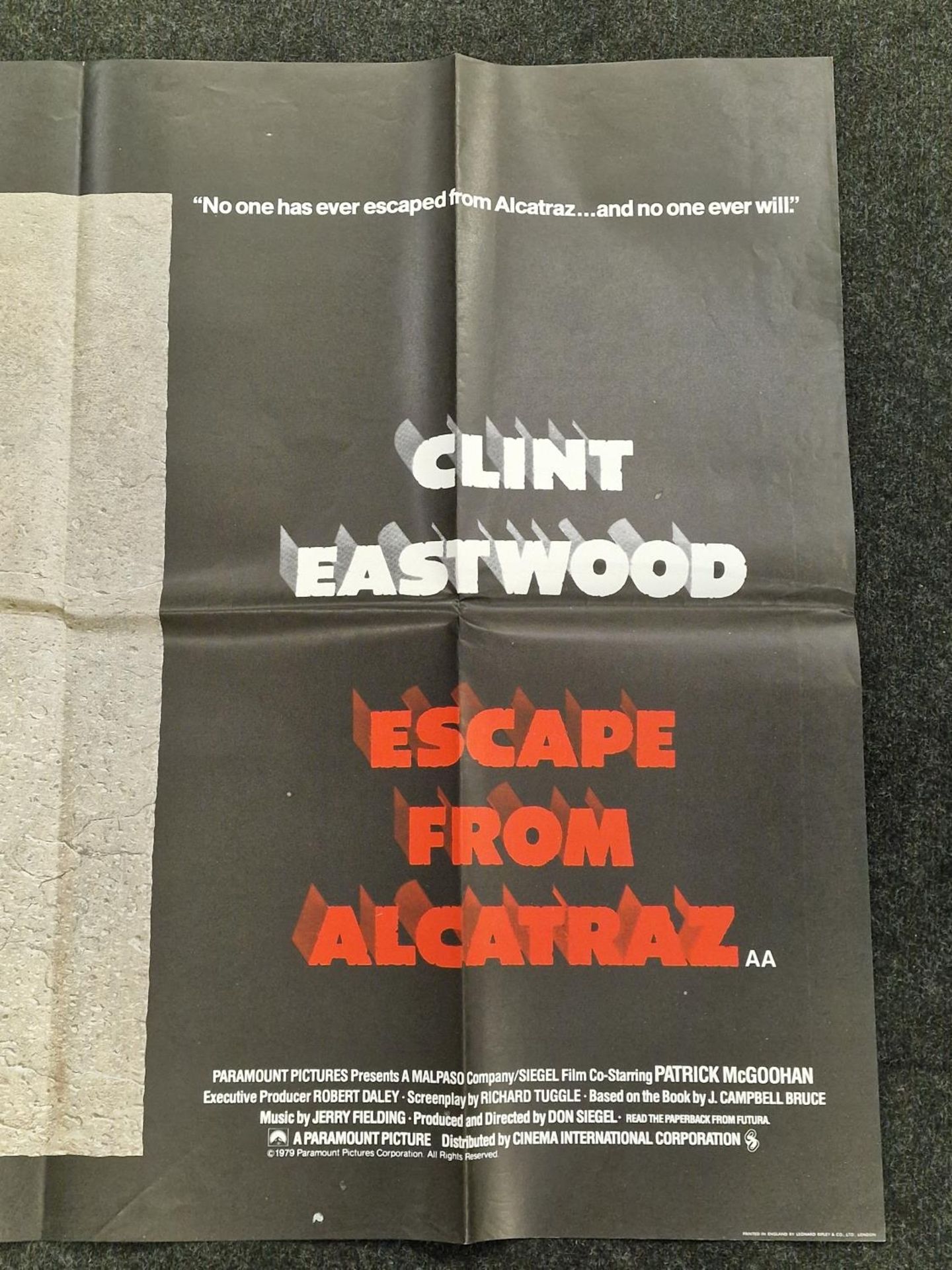 "Escape From Alcatraz" original vintage folded quad film poster 1979 starring Clint Eastwood 40" - Image 3 of 5