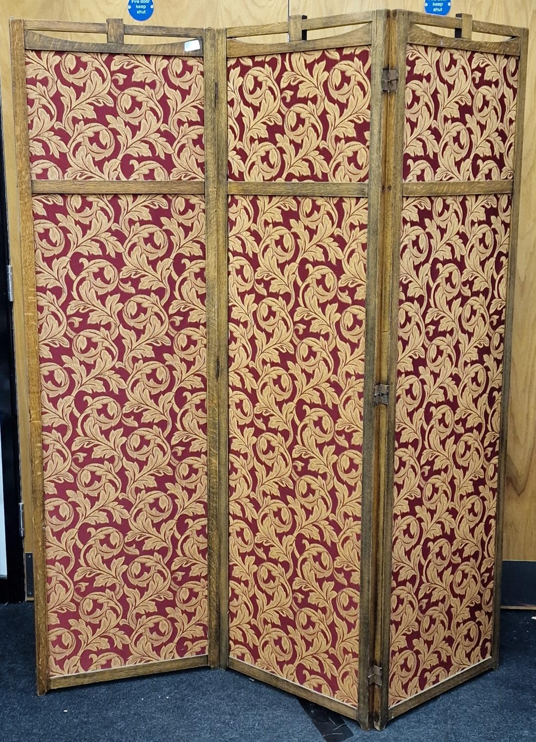 A vintage oak framed tapestry three section folding screen 171x150cm. - Image 2 of 2