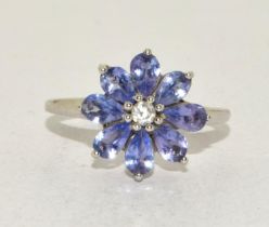 9ct gold ladies Tanzanite flower shape cluster ring 2.6g size O