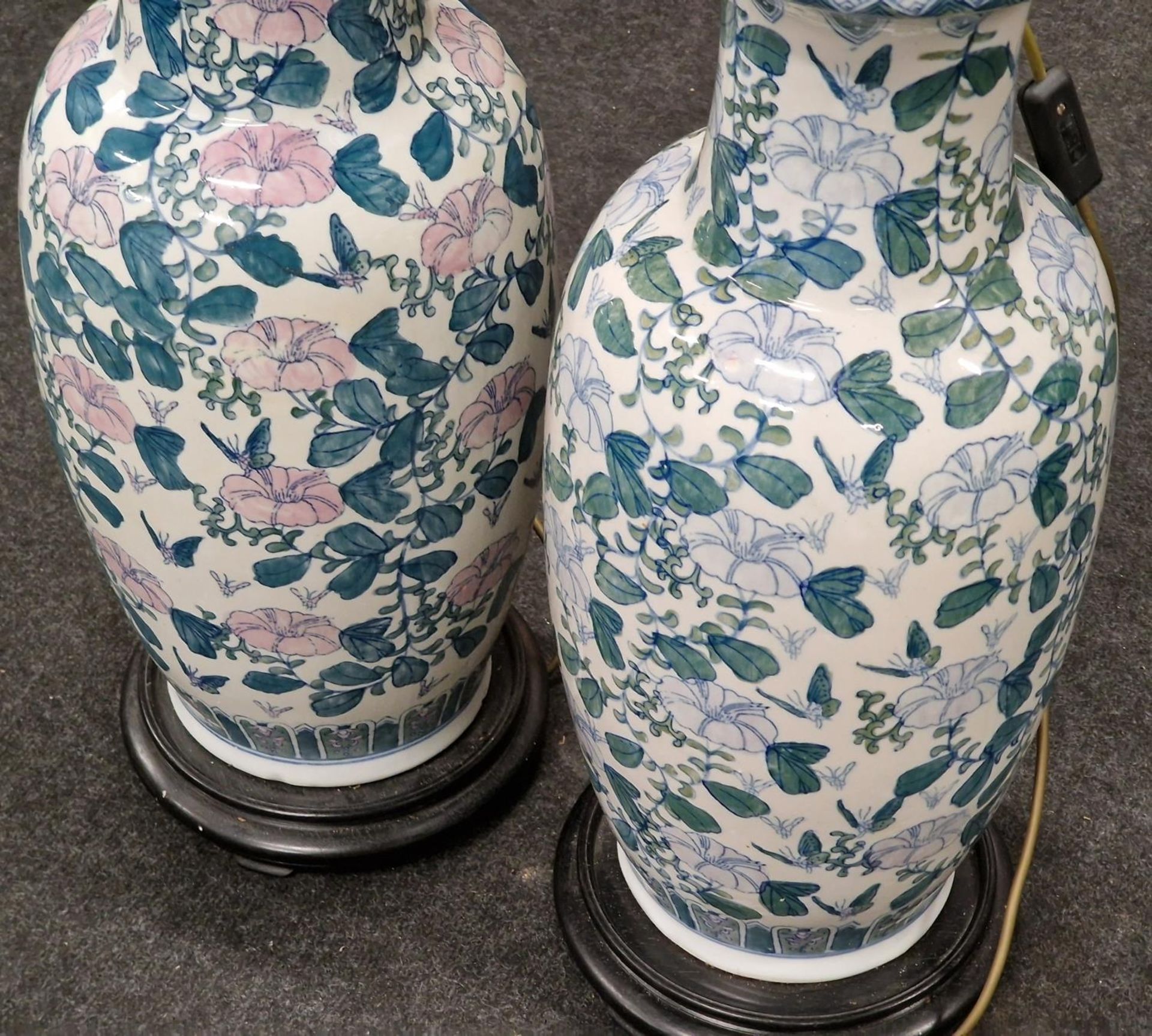 Pair of large Oriental bulbous shape patterned lamps on wooden bases. Each approx 80cm tall. - Image 2 of 5