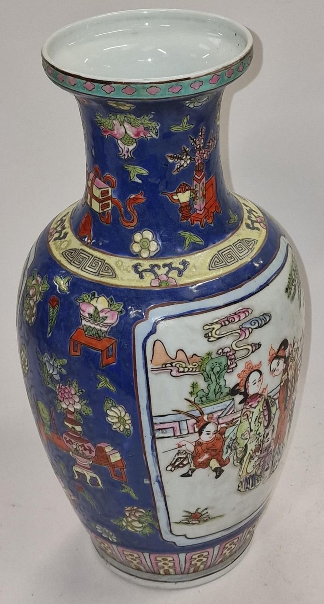 Japanese vintage 1940's patterned porcelain vase with markings to base 37cm tall. - Image 2 of 3