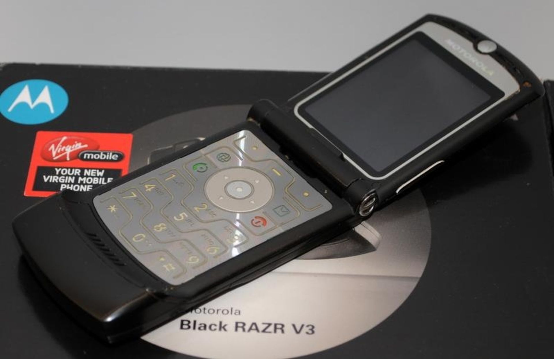 Vintage Motorola Black RAZR V3 mobile phone. In excellent cosmetic condition although not tested, - Image 2 of 4