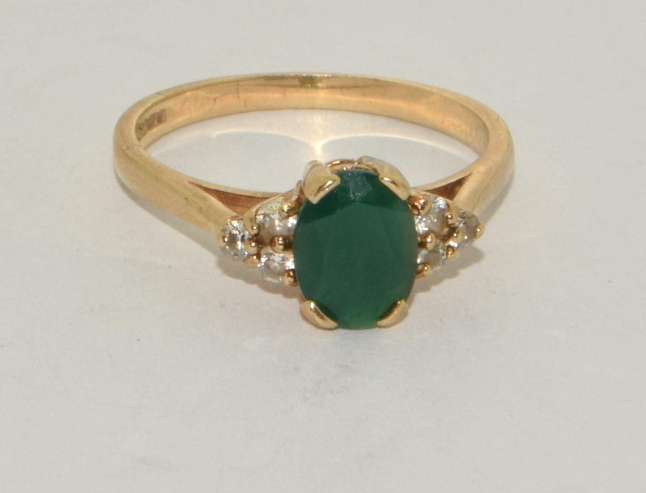 9ct gold ladies Emerald oblong faced ring size O - Image 5 of 5