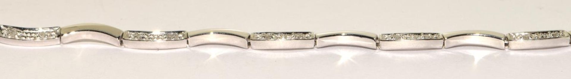 Diamond 9ct white gold 7g 7.5inch bracelet - Image 4 of 5