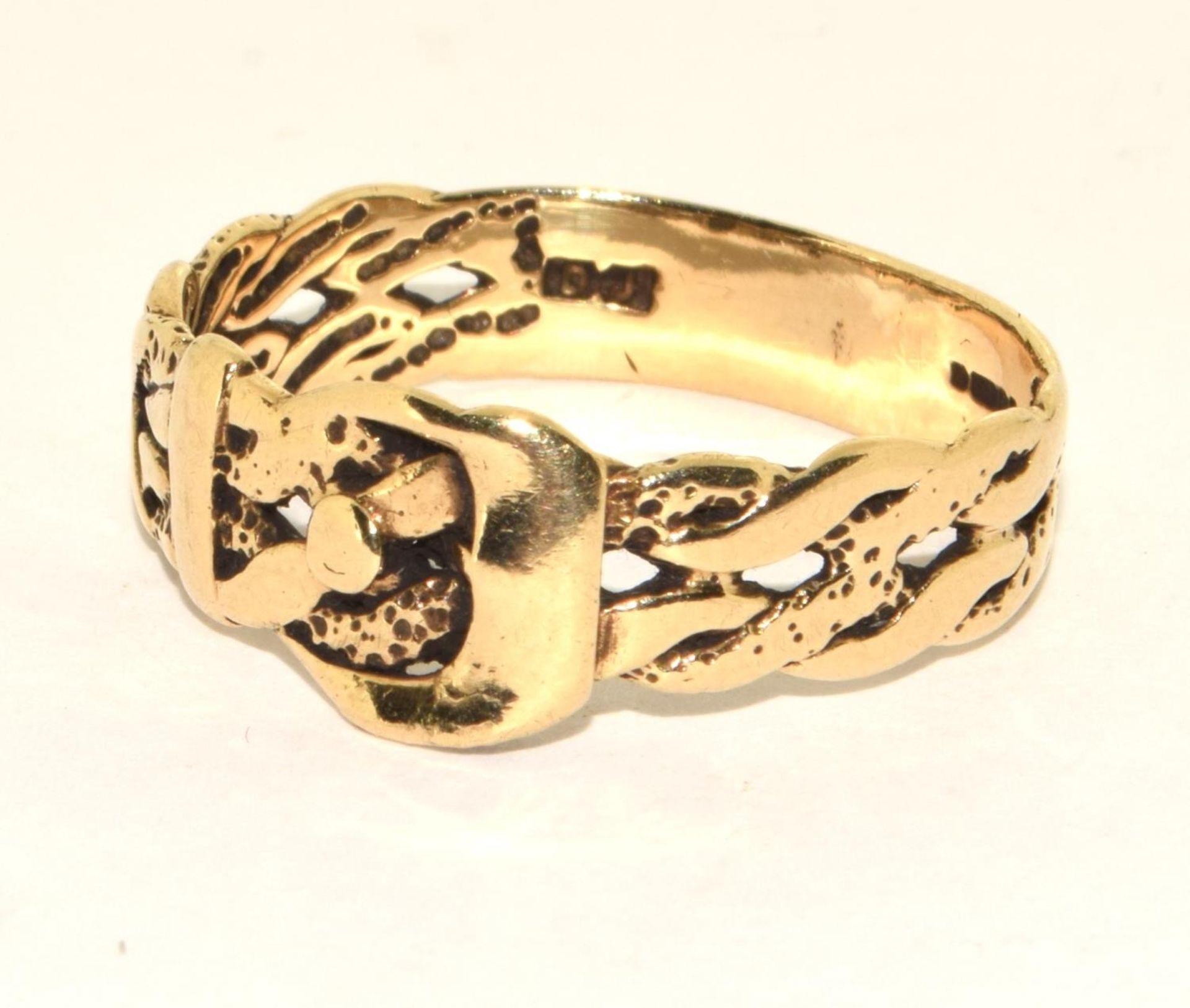 9ct gold gents buckle ring 3.8g size X - Image 5 of 5