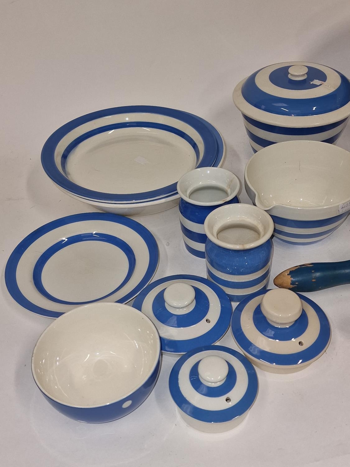 Collection of Cornish blue and white cooking ware to include T.G. Green & Co. Approx 15 pieces in - Image 3 of 6