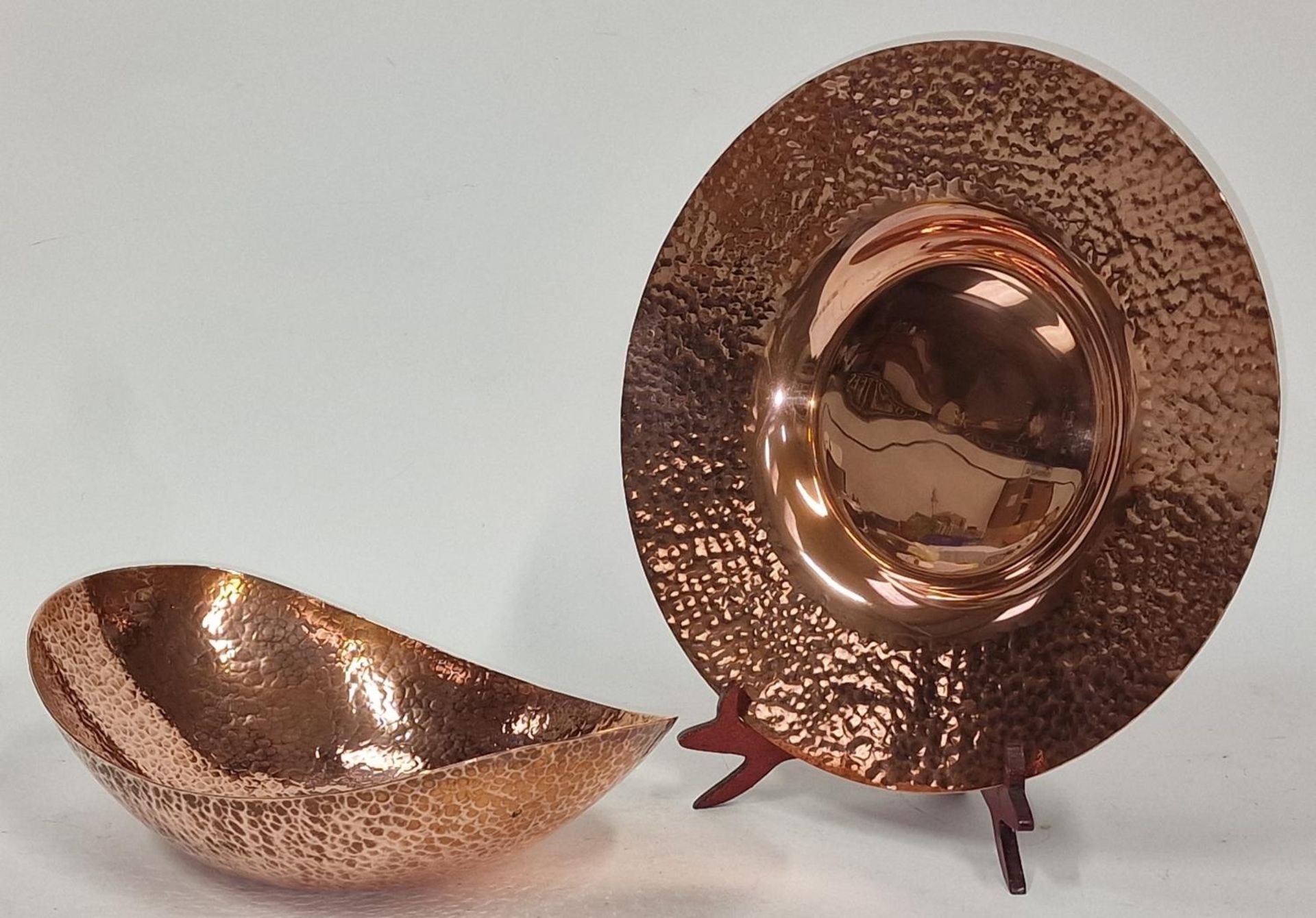 Vintage Rhodesia solid copper plate with stand together with a copper bowl (2).