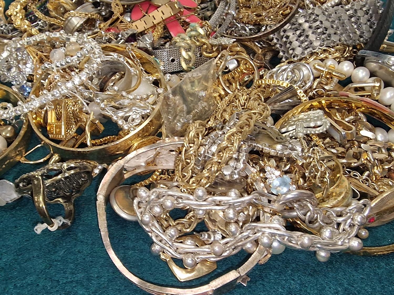 Bag of costume Jewellery - Image 4 of 4