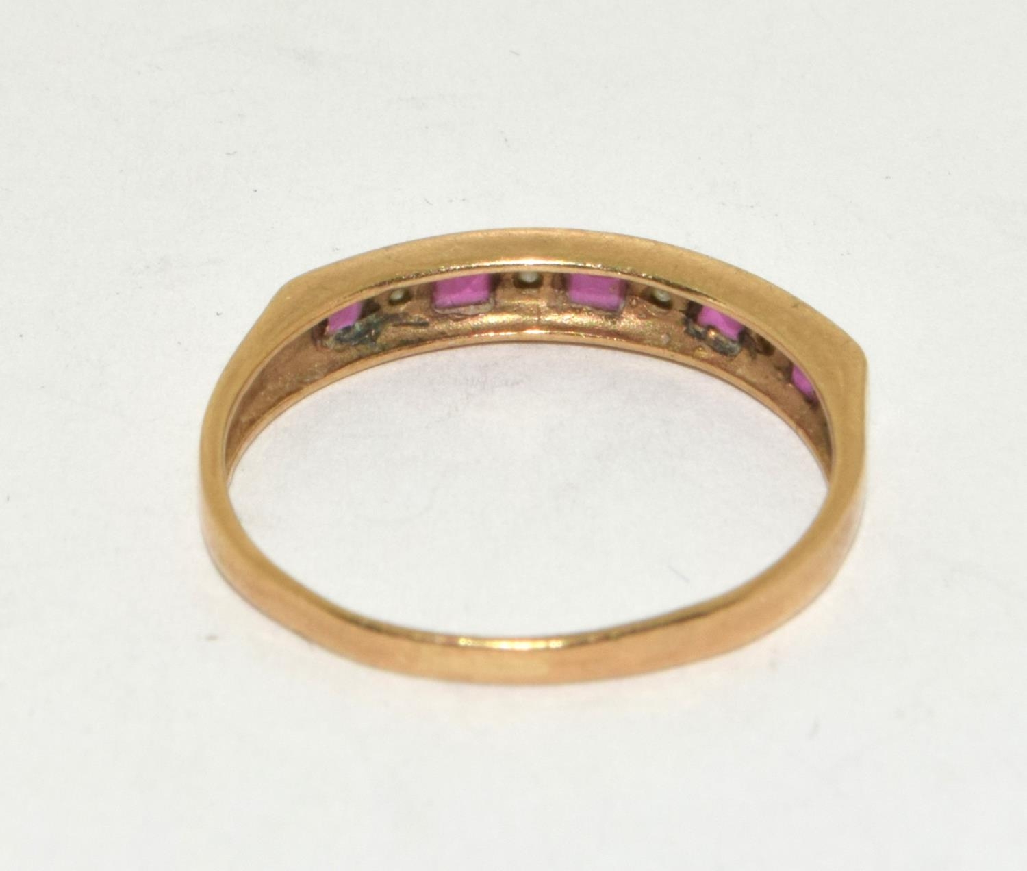 9ct gold ladies Ruby and Diamond 1/2 eternity ring size R - Image 3 of 5