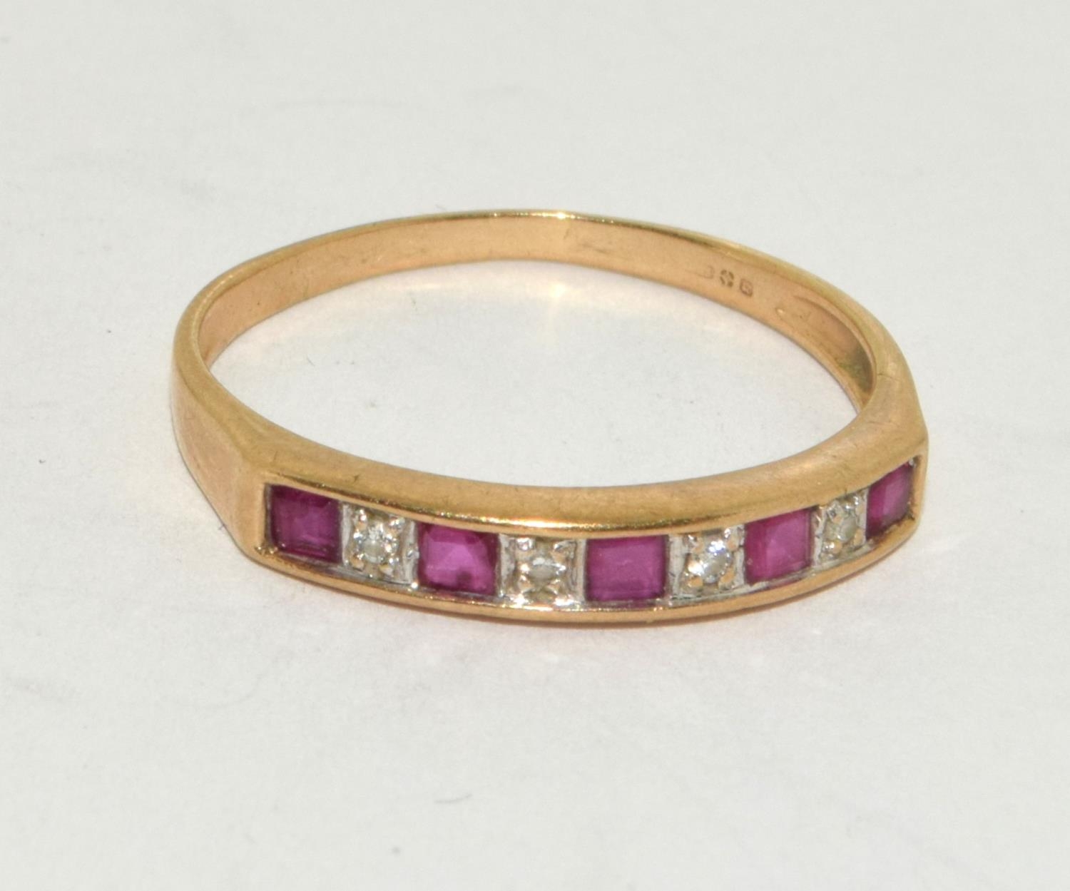 9ct gold ladies Ruby and Diamond 1/2 eternity ring size R - Image 5 of 5