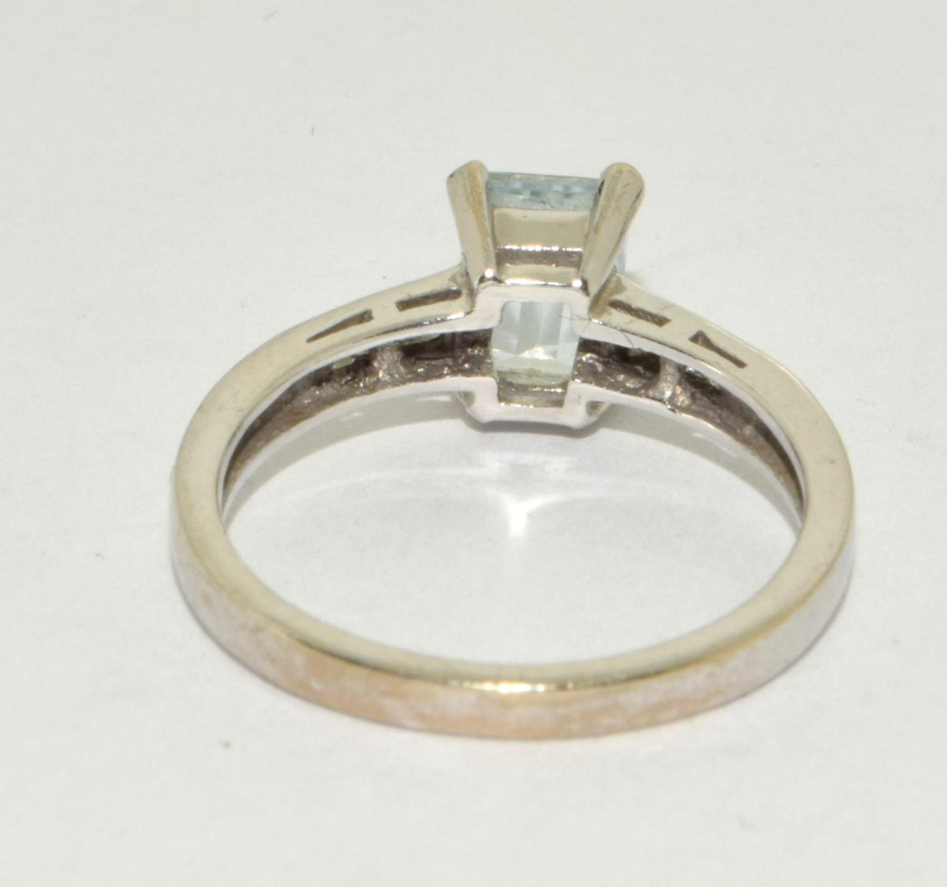 Natural aquamarine and Diamond 9ct gold ring Size N. - Image 3 of 5
