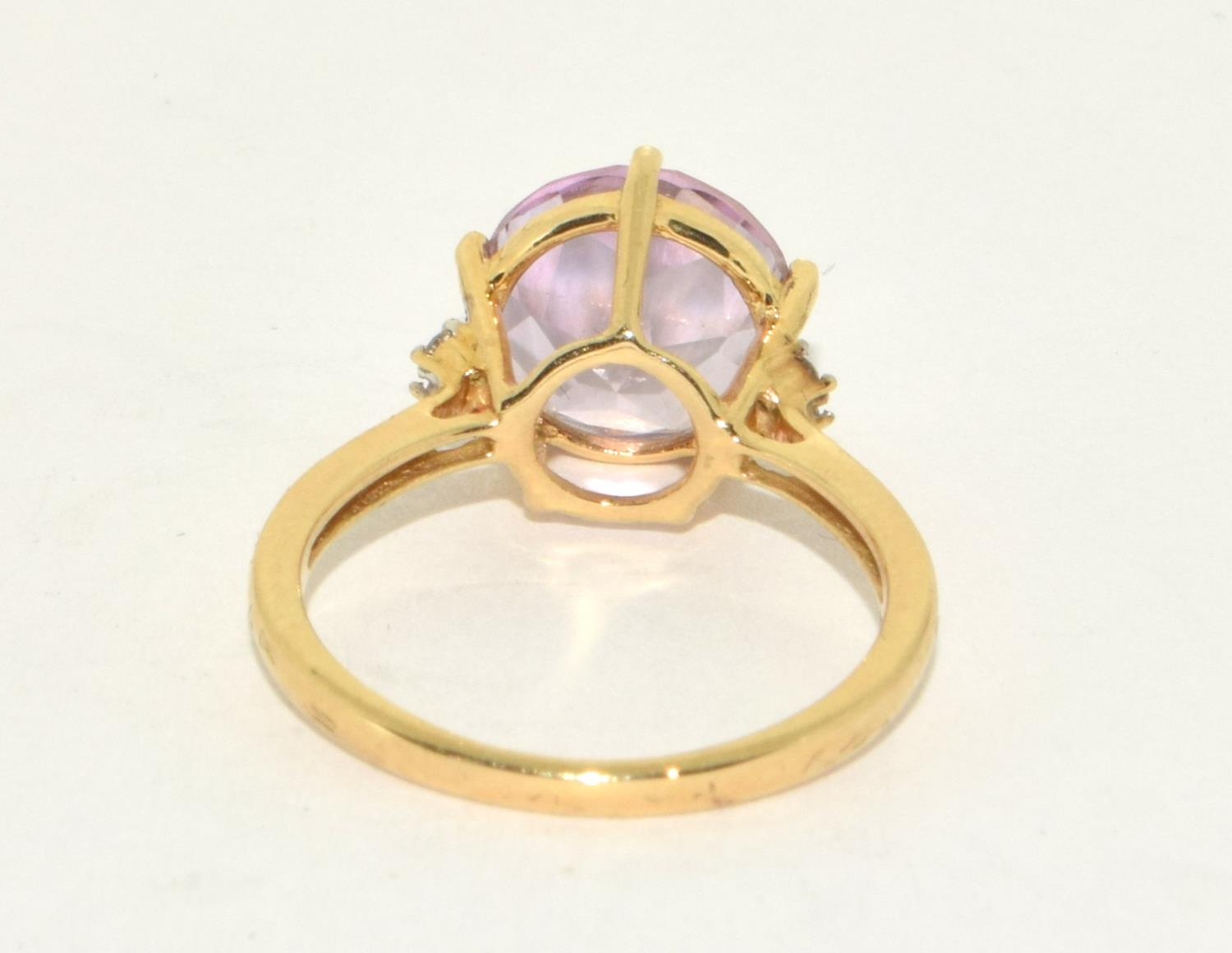 9ct gold ladies Large Amethyst solitaire with of set Diamond ring size N - Image 3 of 5