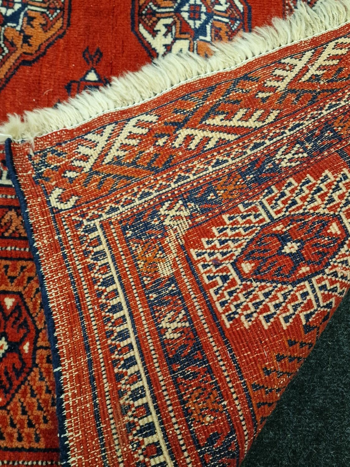 Large room size red patterned carpet 355x270cm. - Image 5 of 5