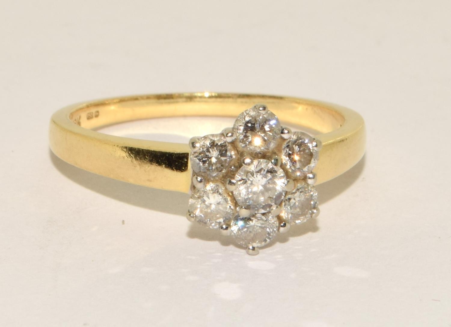 Diamond Daisy ring approx 0.33pionts in 18ct gold 3.3g size P - Image 5 of 5