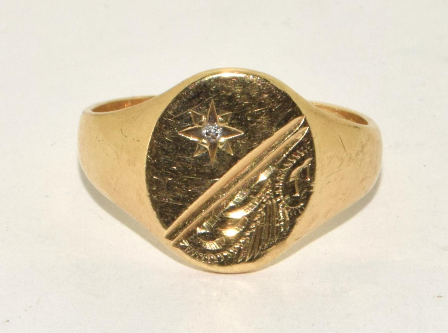 9ct gold gents signet ring with a Diamond set cartouche 5g size P - Image 5 of 5