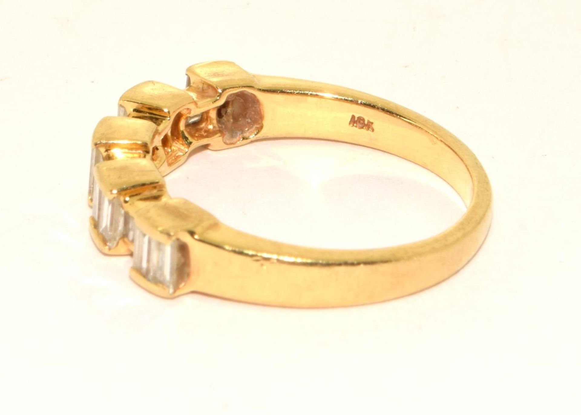 Diamond Baguettes set in 18ct gold 4.8g ring size P - Image 2 of 5