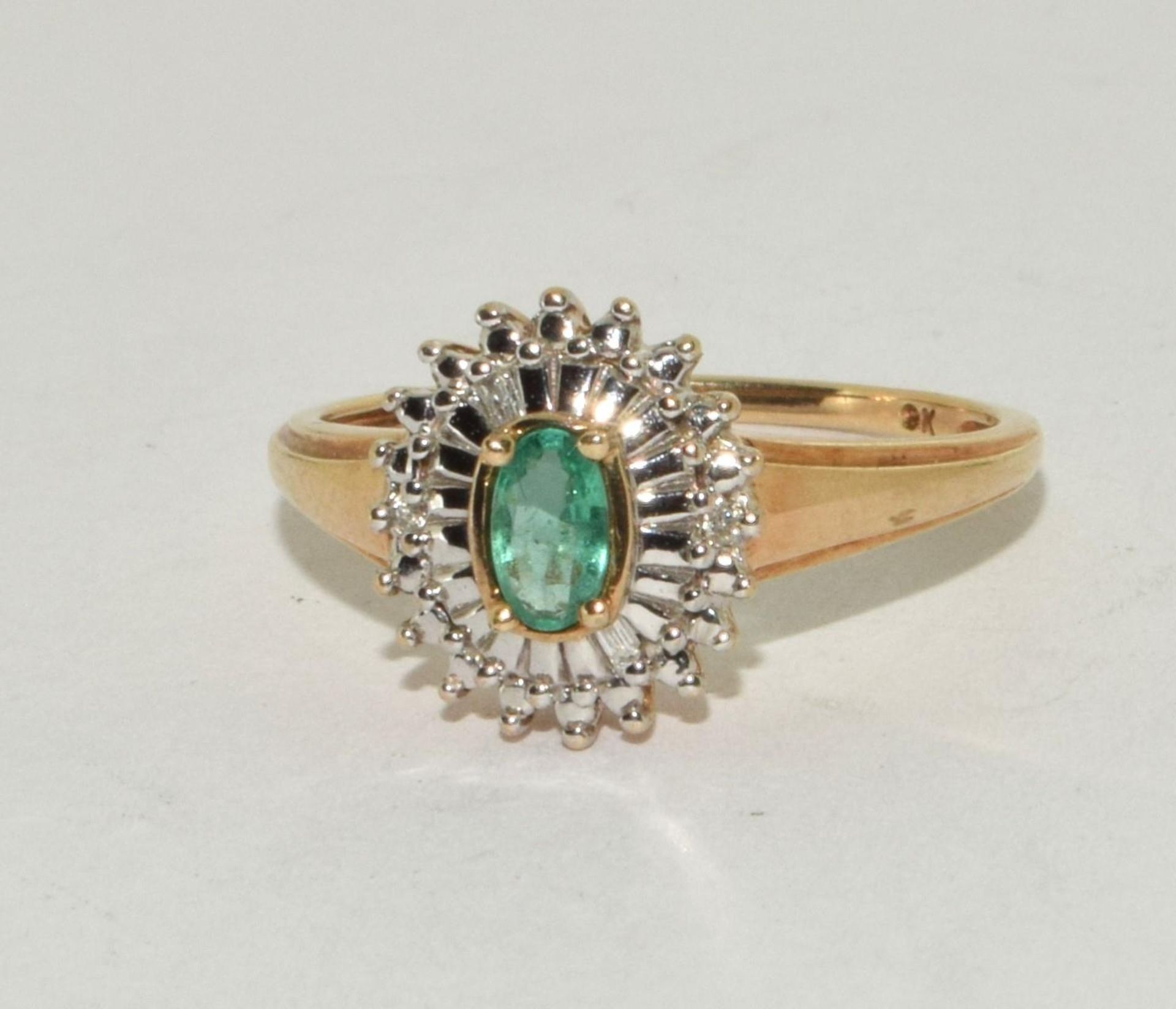 Emerald and diamond cluster ring Size O 1/2. - Image 5 of 5