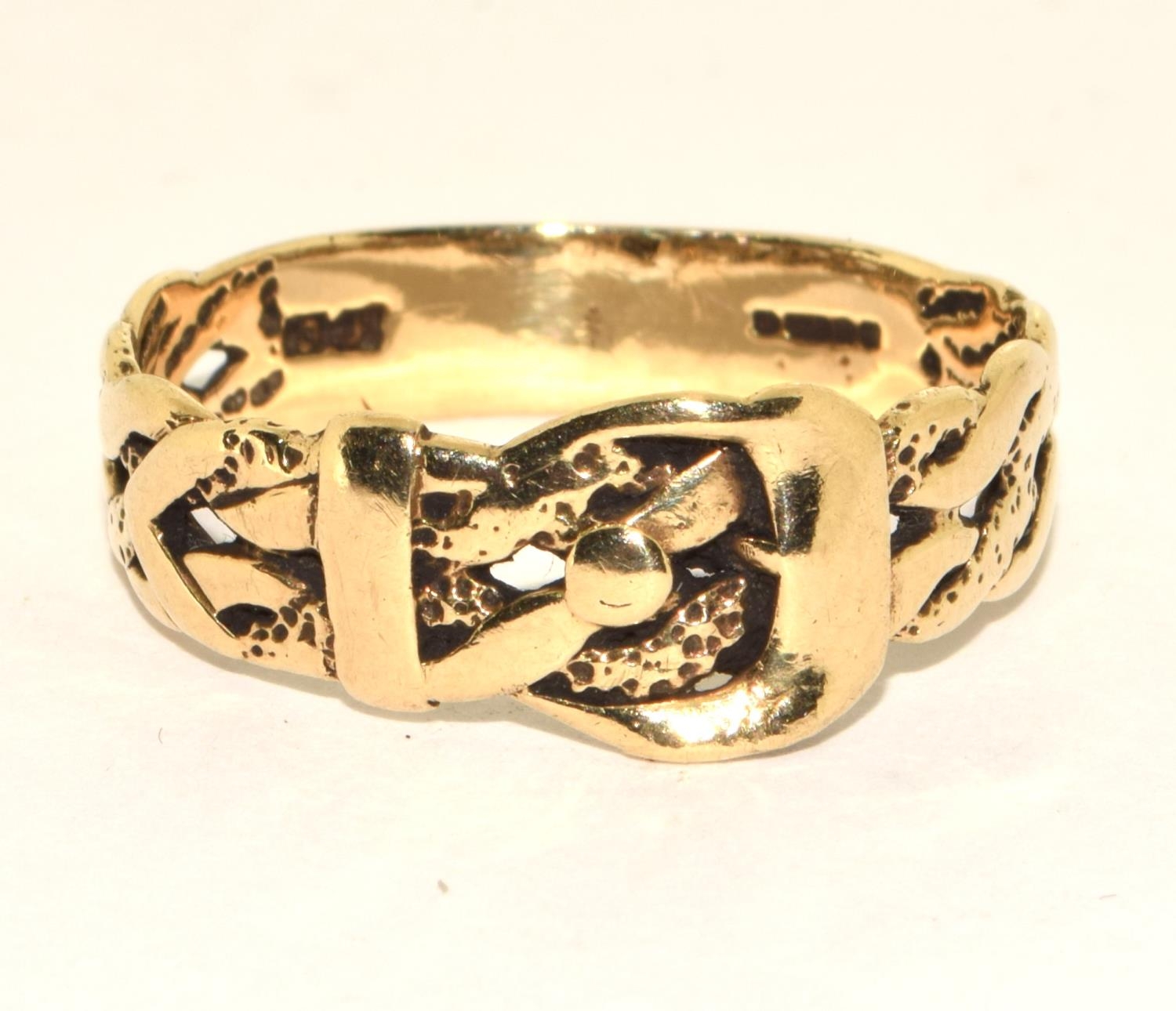 9ct gold gents buckle ring 3.8g size X