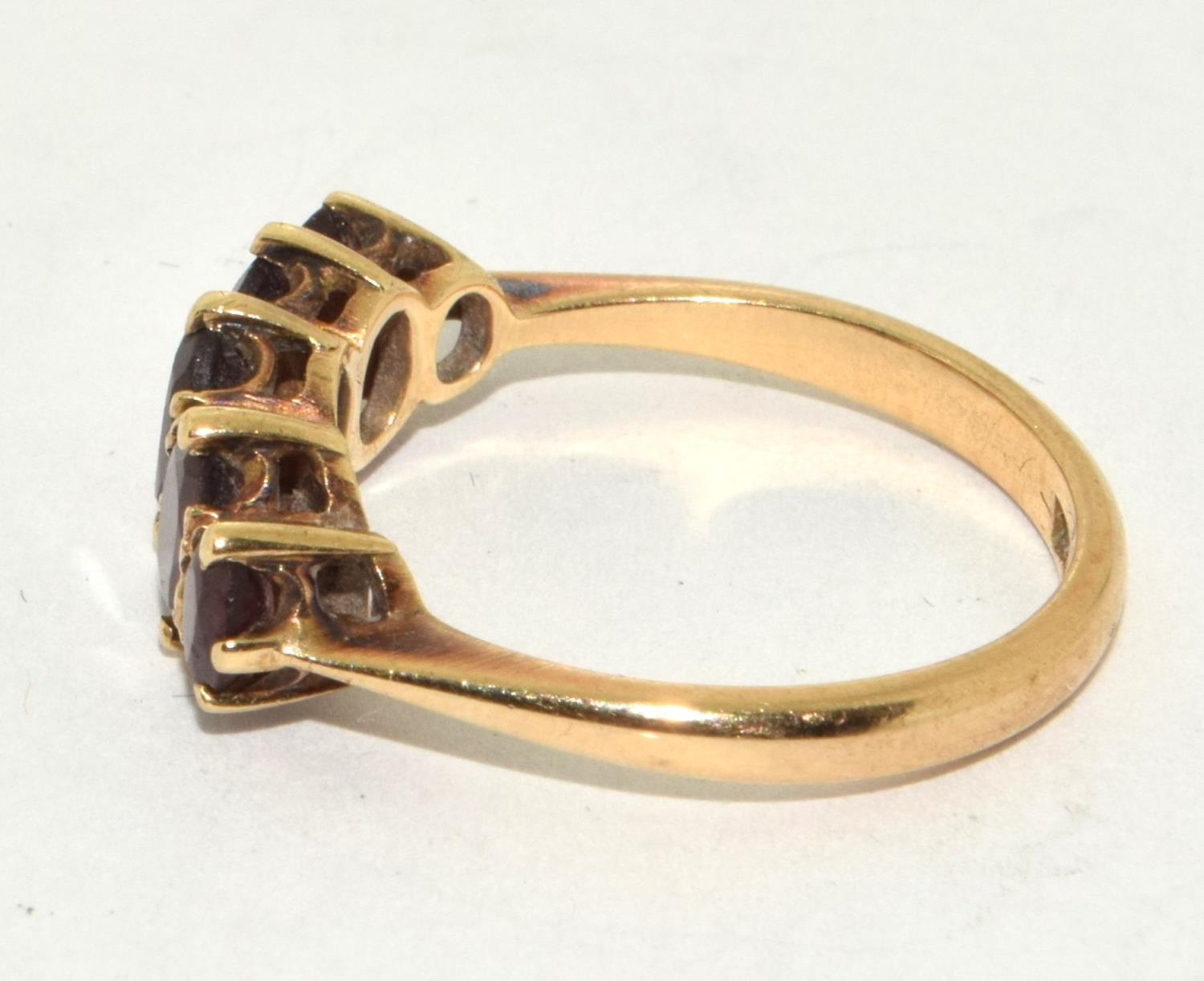 9ct gold antique set 5 stone garnet ring 3g size N - Image 2 of 5