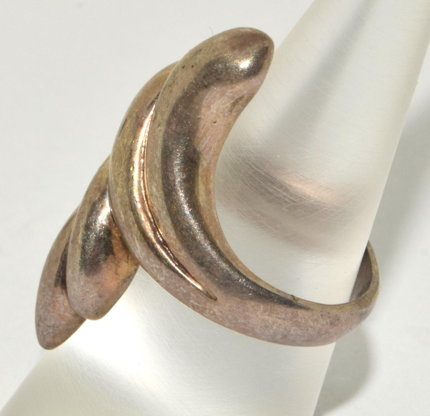 A modernist heavy 925 silver ring Size L 1/2. - Image 2 of 3