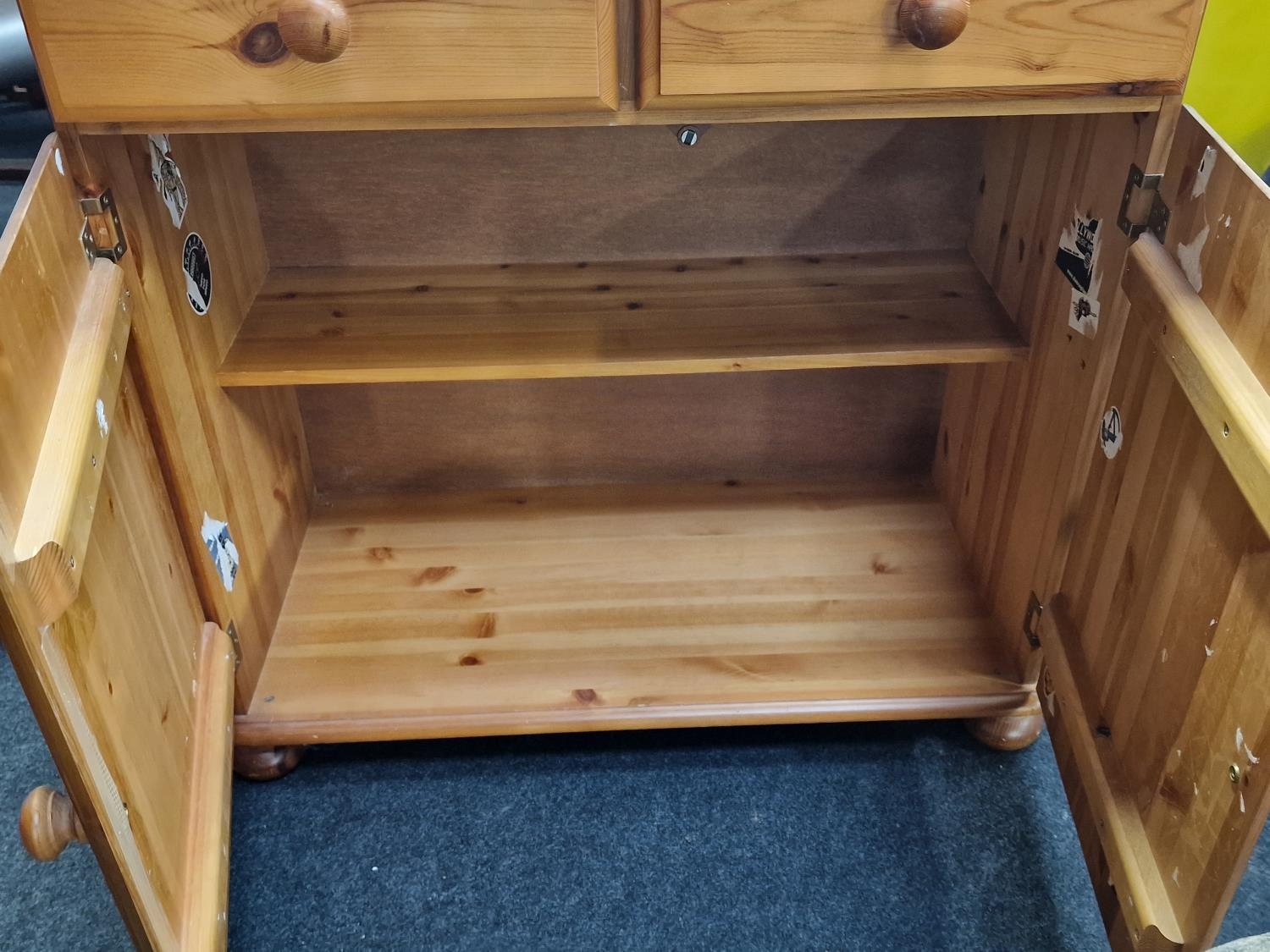 Pine 2 draw, 2 door small cabinet on turned bun feet 85x85x40cm - Image 3 of 3