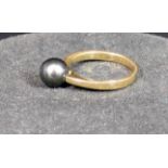 18ct gold Tahitian Black Pearl ring French hallmarked to outer rim of ring size S