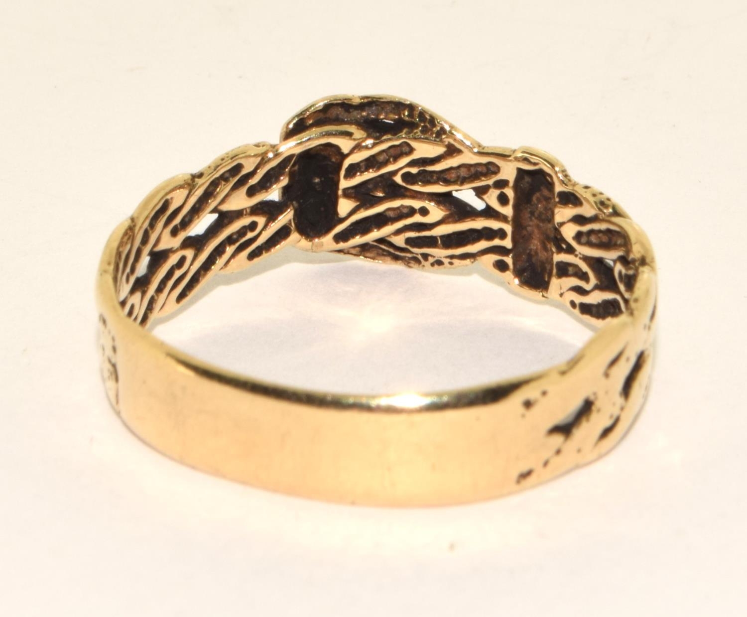 9ct gold gents buckle ring 3.8g size X - Image 3 of 5