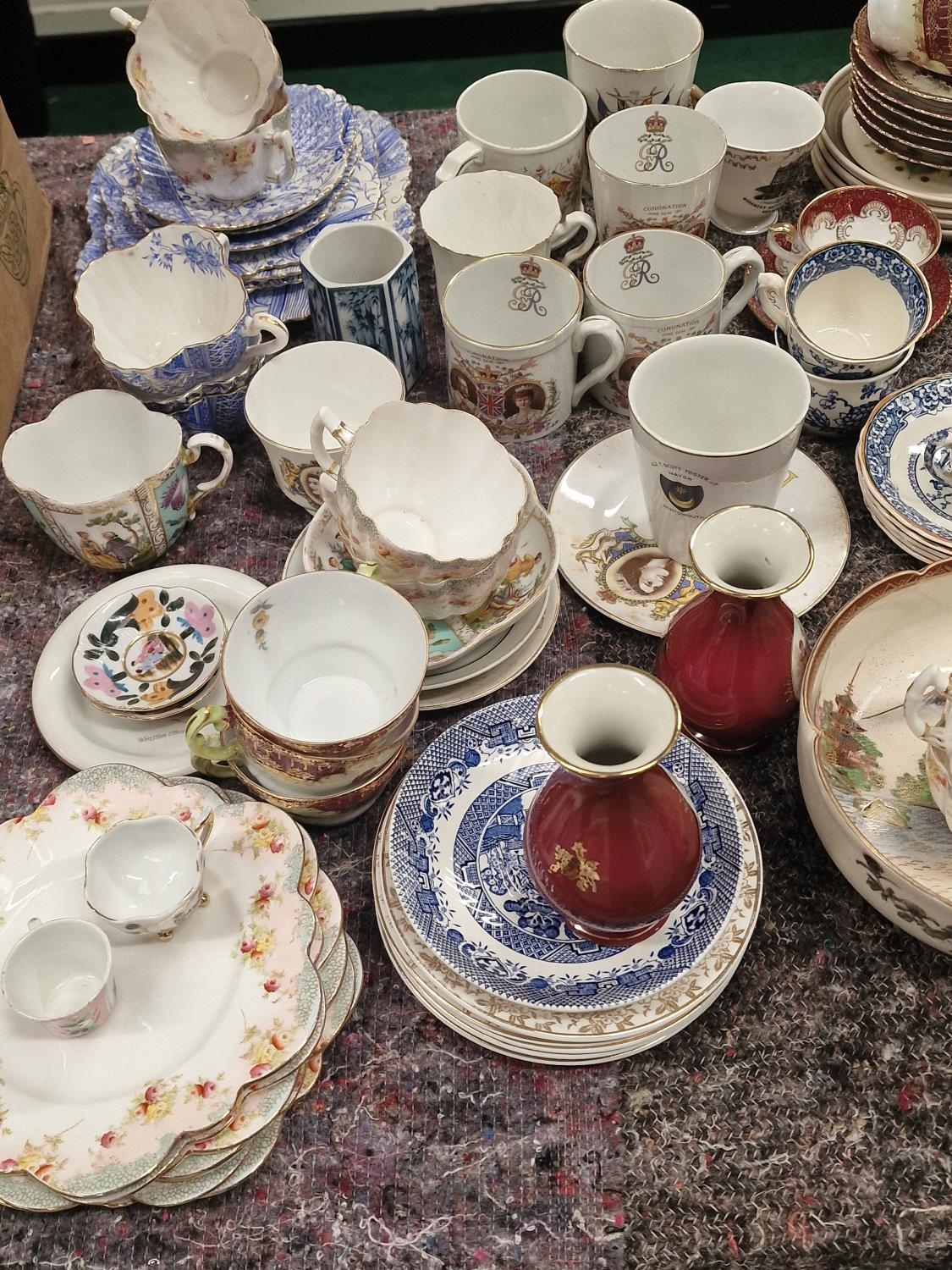 Large collection of vintage cabinet chinaware to include commemorative items and tea set residues. - Image 2 of 3