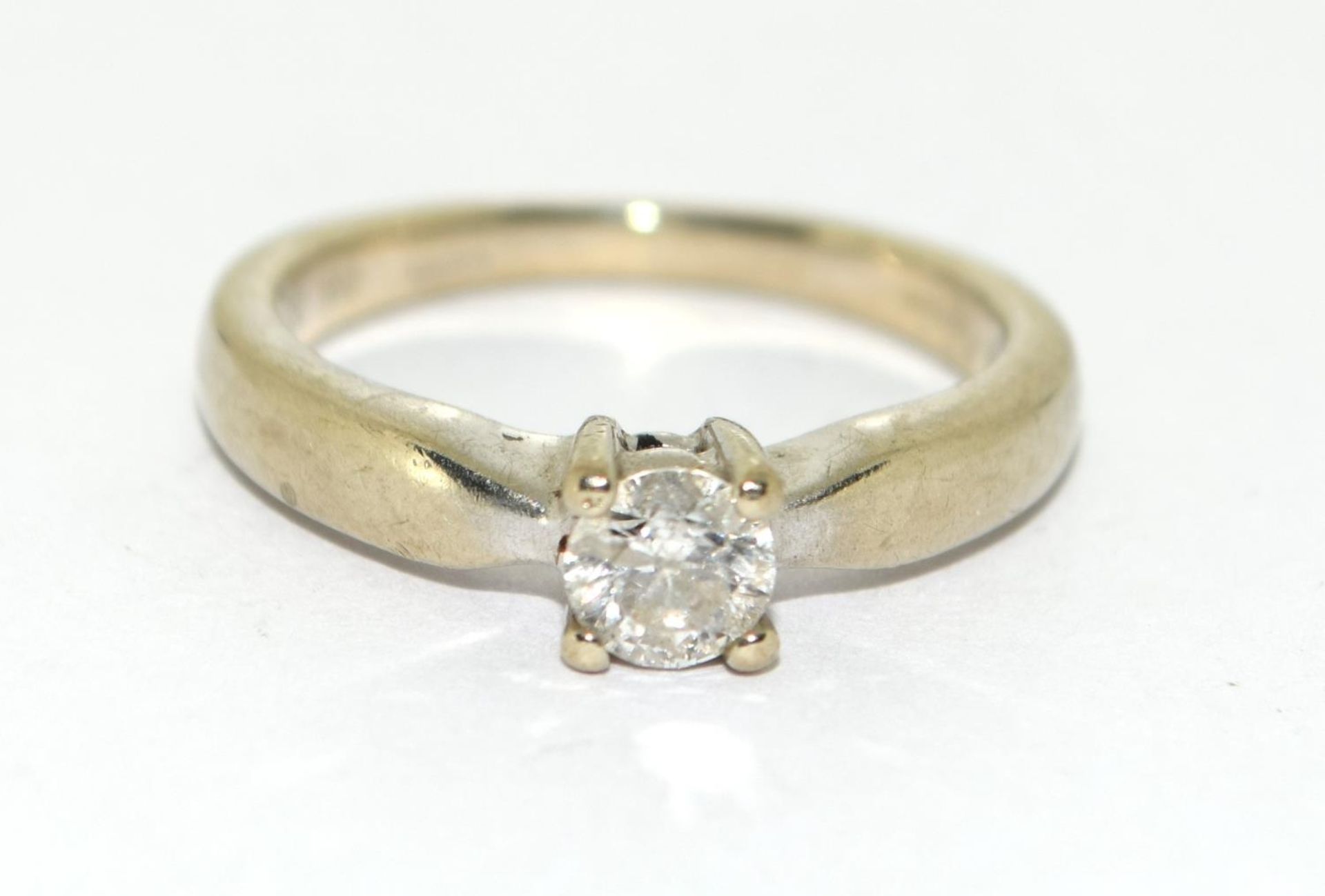 Diamond solitaire approx 0.33points 9ct gold 2.8g ring size M - Image 5 of 5