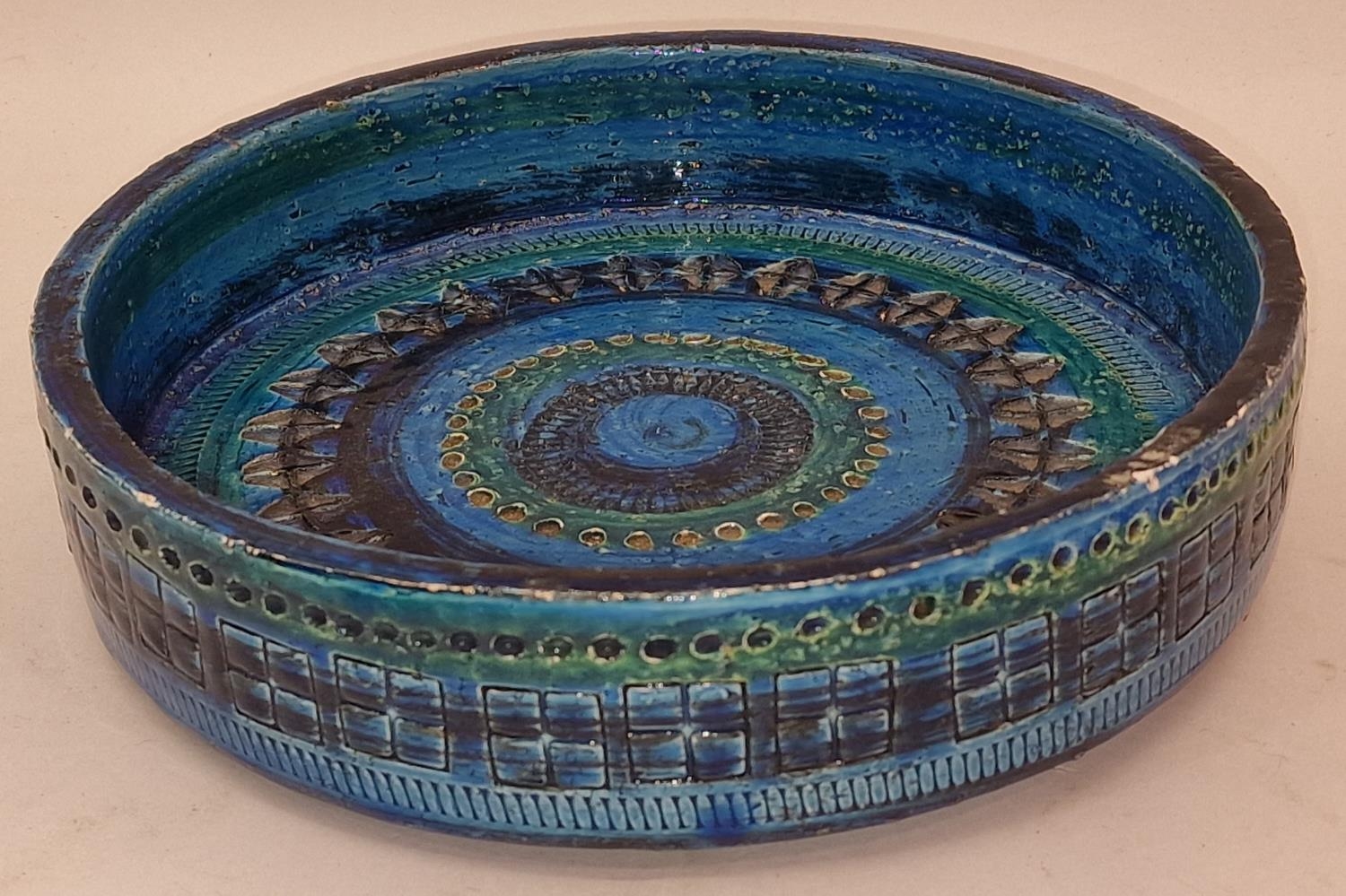 Ceramic bowl in the style of Aldo Londi Italy style in Rimmini blue 20cm dia, 5cm deep