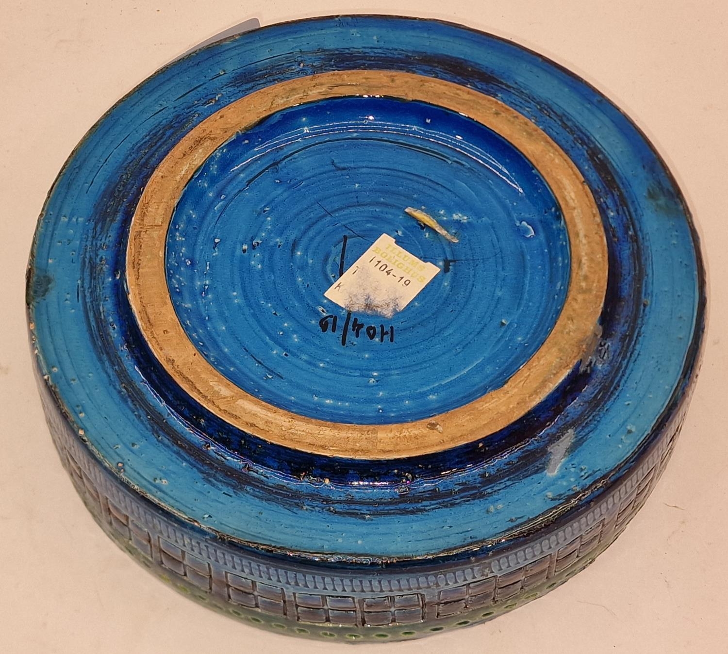 Ceramic bowl in the style of Aldo Londi Italy style in Rimmini blue 20cm dia, 5cm deep - Image 3 of 3