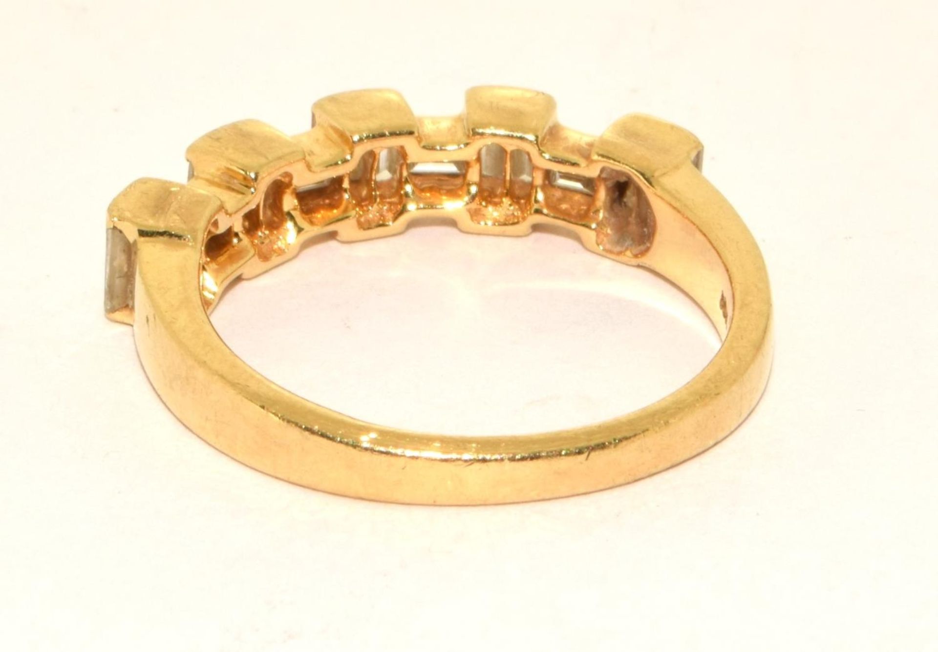 Diamond Baguettes set in 18ct gold 4.8g ring size P - Image 3 of 5
