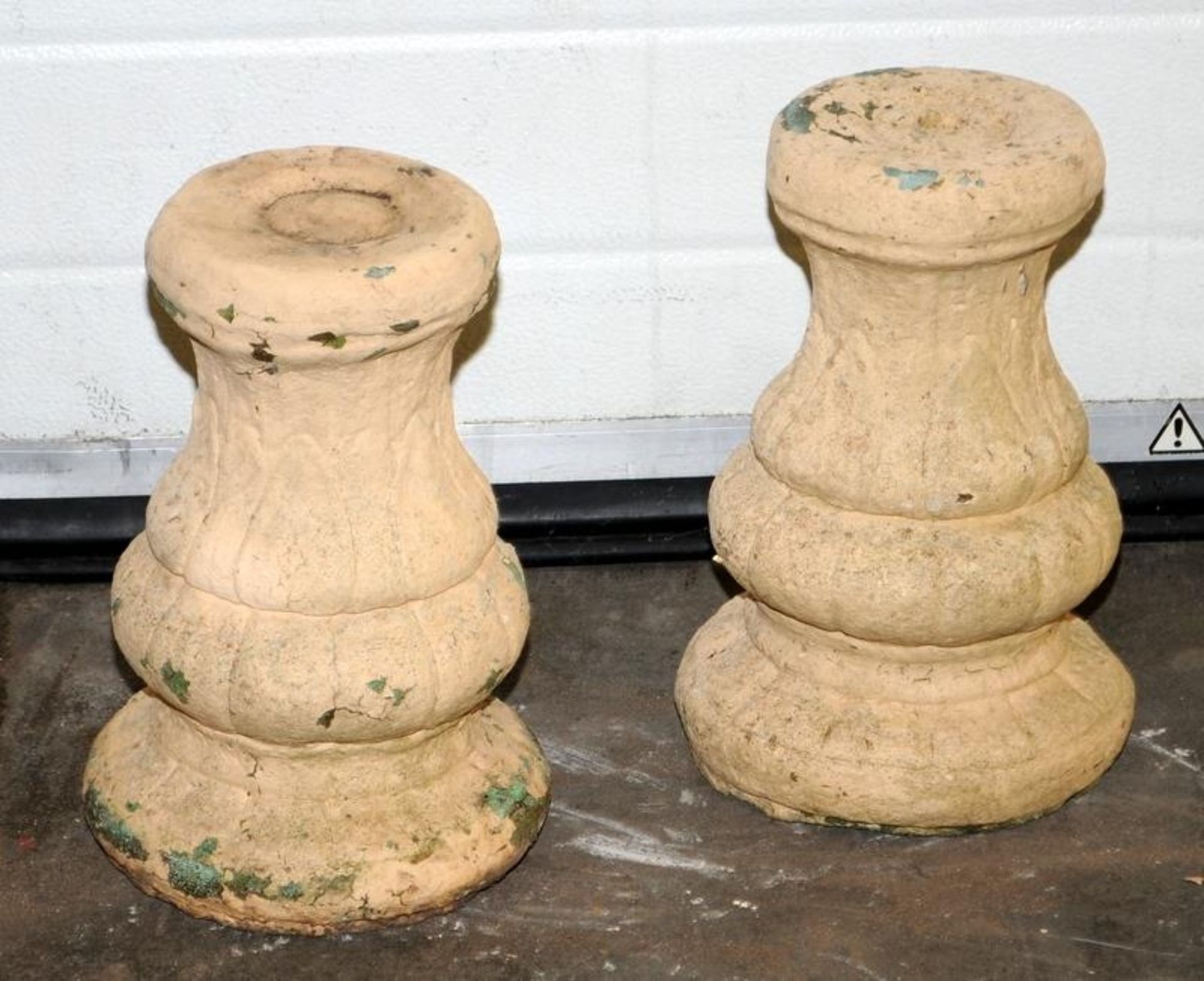 5 mixed garden ornament plinths mixed sizes - Image 3 of 4