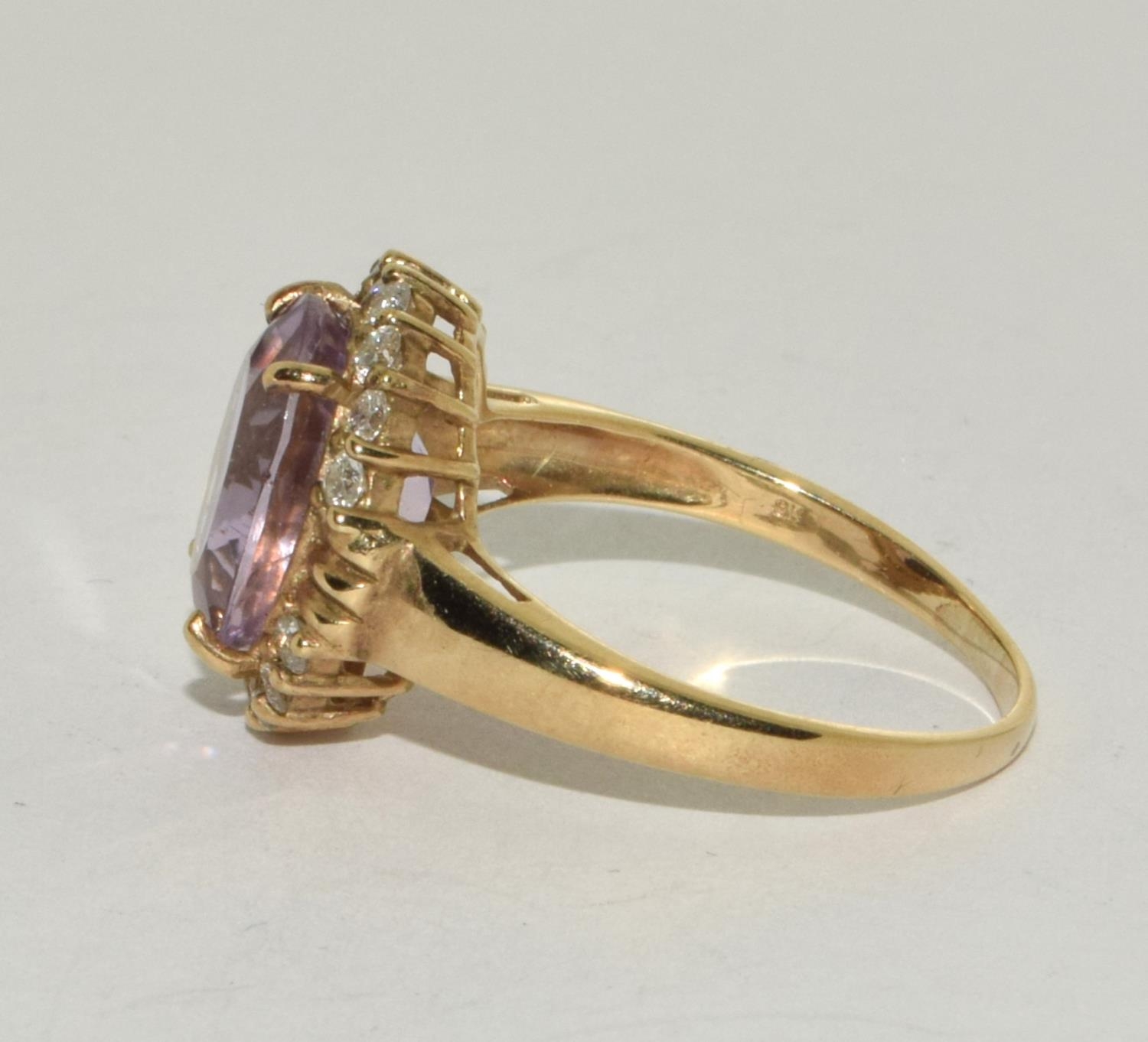 Large vintage amethyst and diamond 9ct gold cluster ting, 4.9g, Size t - Image 2 of 5