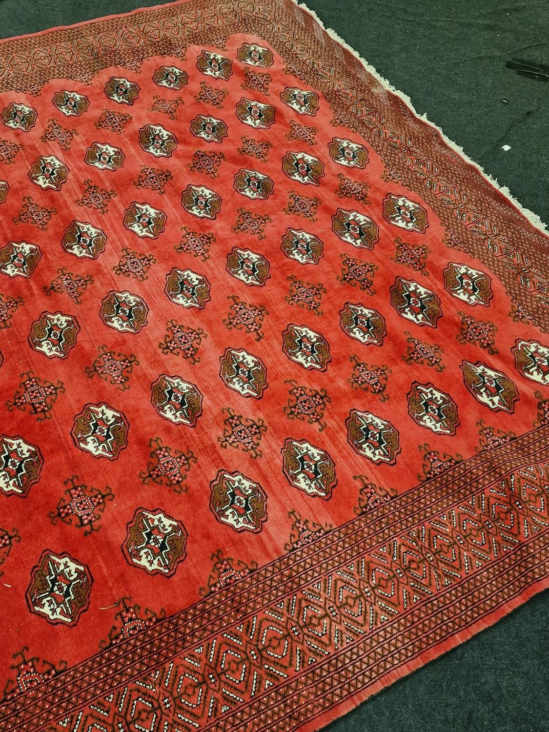 Large room size red patterned carpet 370x295cm. - Image 3 of 4