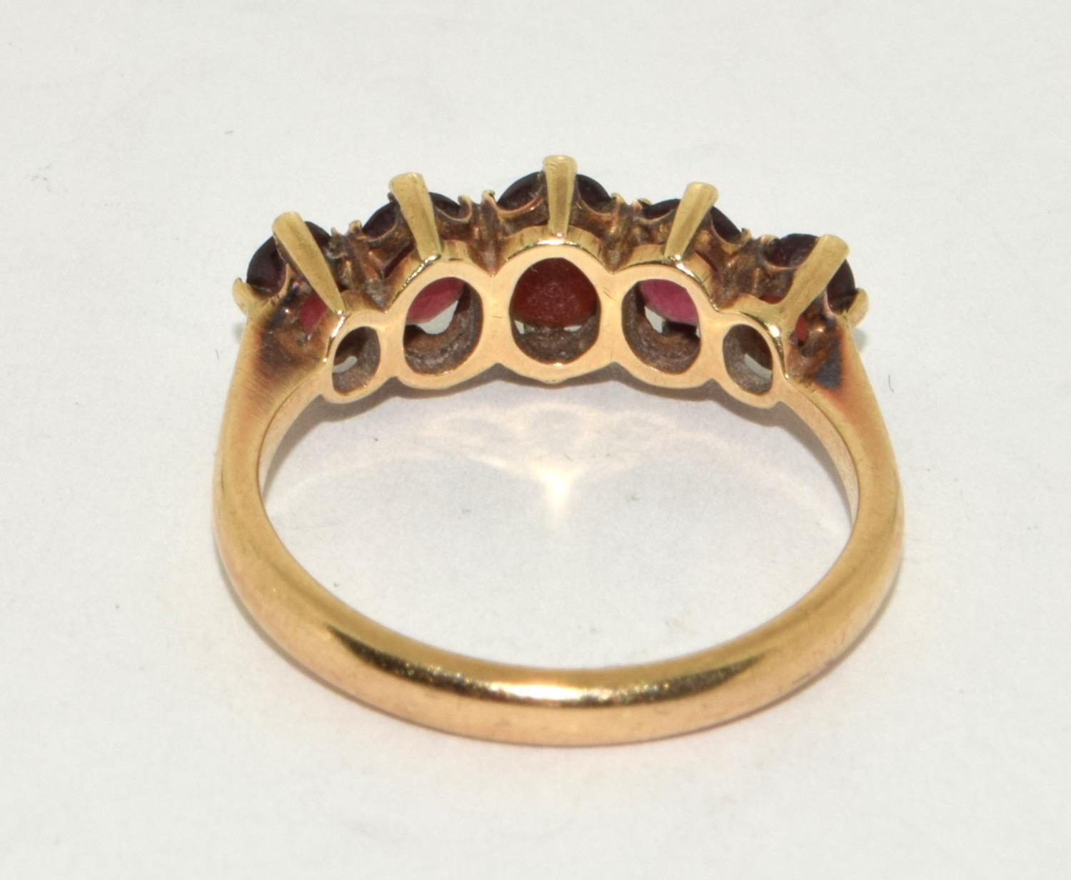 9ct gold antique set 5 stone garnet ring 3g size N - Image 3 of 5