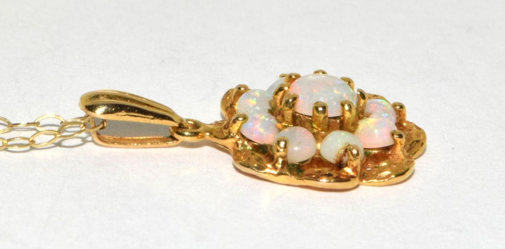 9ct gold ladies Opal cluster pendant necklace with a chain 40cm long - Image 3 of 6
