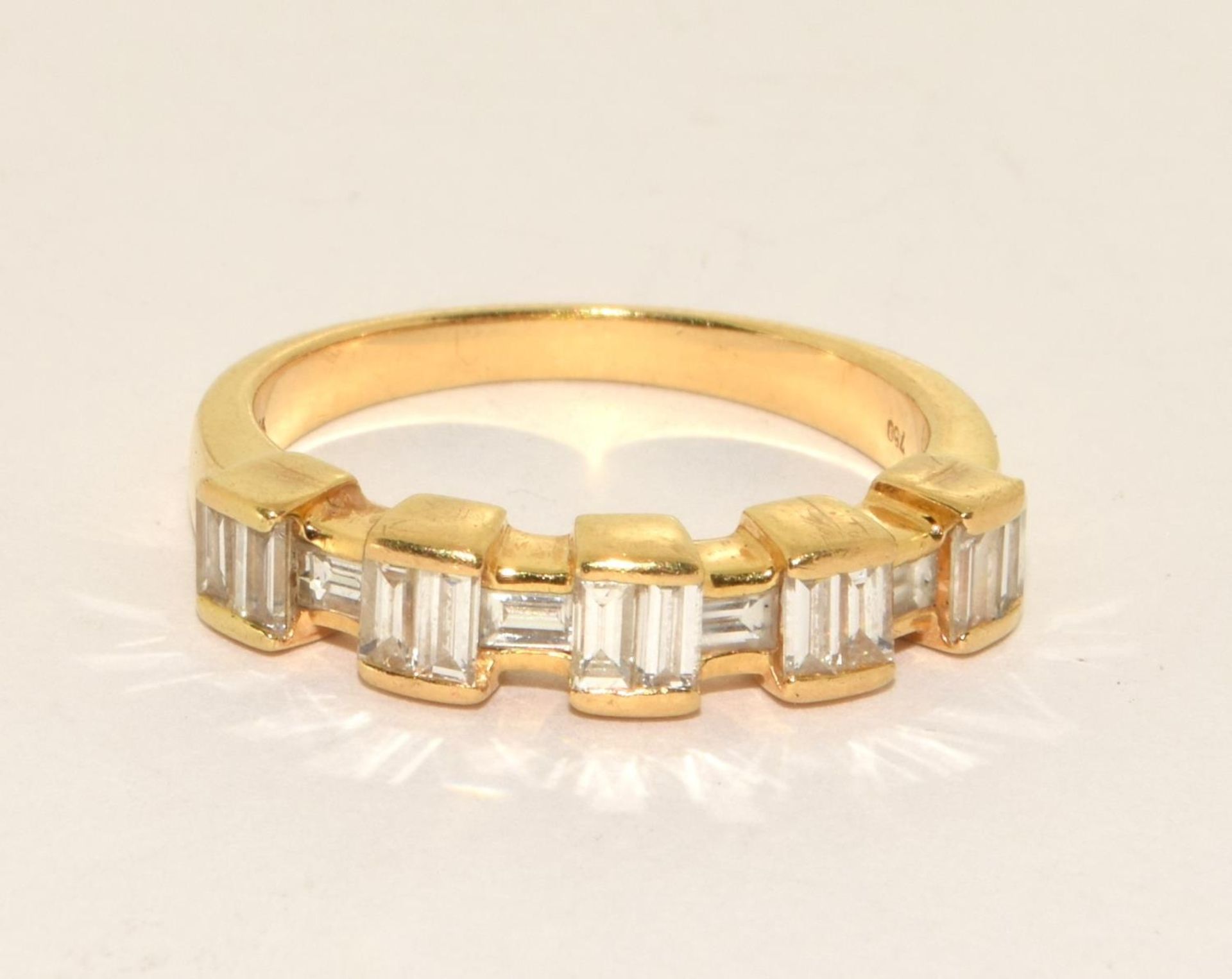 Diamond Baguettes set in 18ct gold 4.8g ring size P - Image 5 of 5